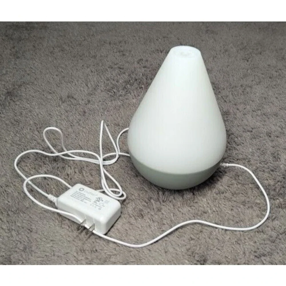 YOUNG LIVING Essential Oil Dew Drop Diffuser Working A/C Adapter Nice Condition